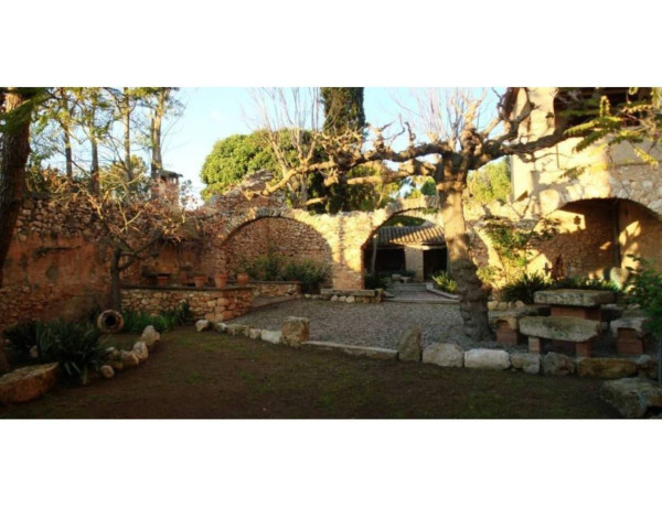 Edificio en venta en La Mora