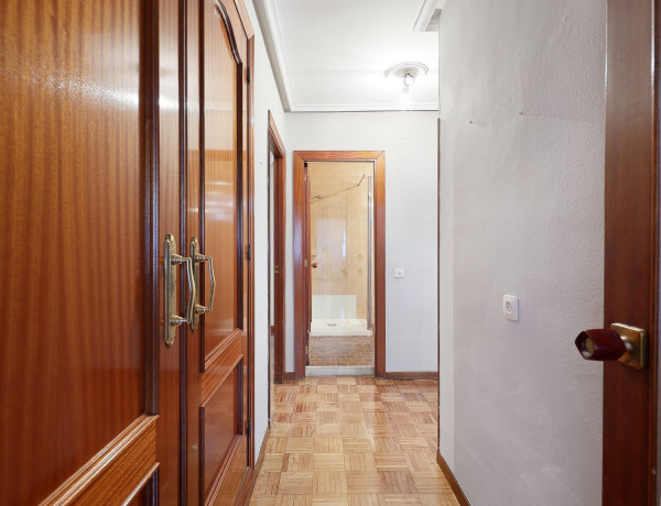 Piso en venta en calle Alfonso III el Magno, 7