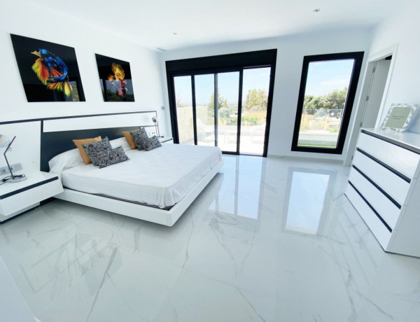 Casa o chalet independiente en venta en calle Del Rabal