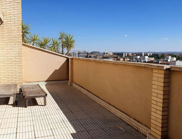 Ático en venta en avenida del Puente del Pilar