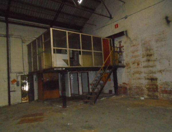 Nave en venta en calle del Montsià