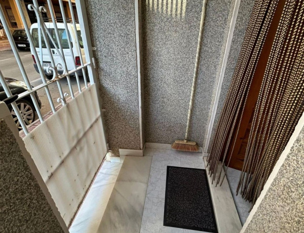 Piso en venta en calle Jacarilla, 4