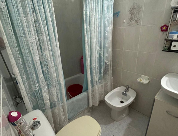 Piso en venta en calle Jacarilla, 4