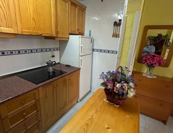 Piso en venta en calle Jacarilla, 4