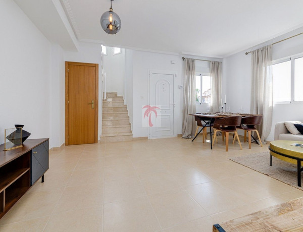 Chalet pareado en venta en avenida de torre eiffel