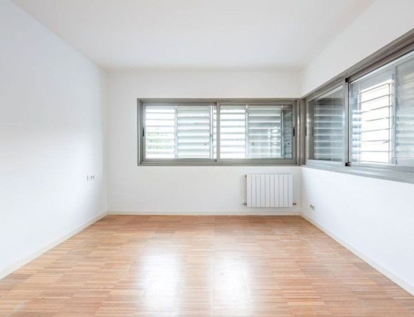 Chalet adosado en venta en calle del Caramillar