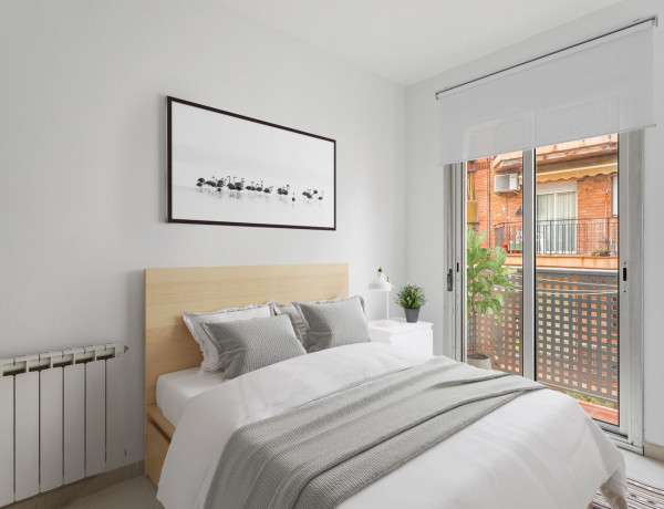 Piso en venta en calle del Ripollès, 56