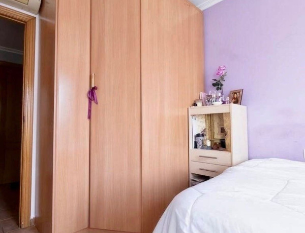 Chalet adosado en venta en calle Mudjair