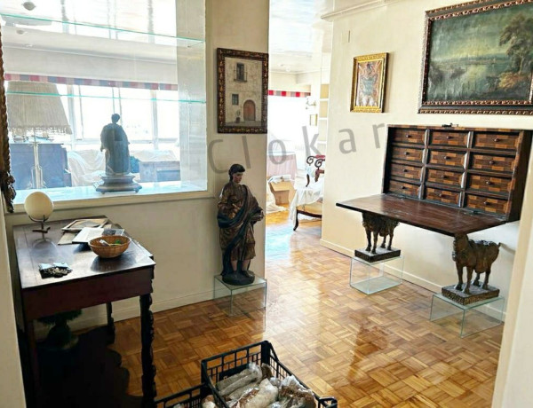 Piso en venta en calle Juan Flórez