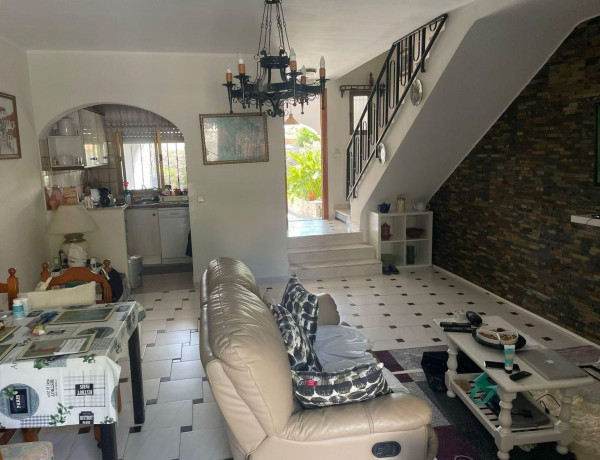 Chalet adosado en venta en Montealto