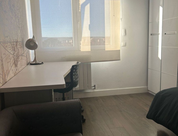 Chalet adosado en venta en Zona Avda. de Madrid