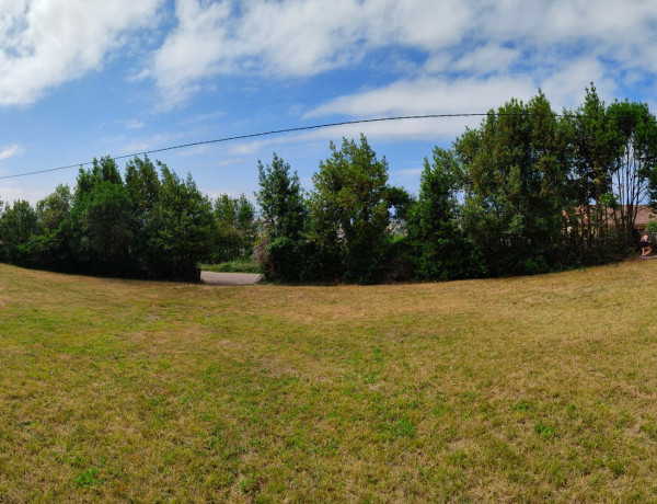 Terreno en venta en camino del Bosque, 10