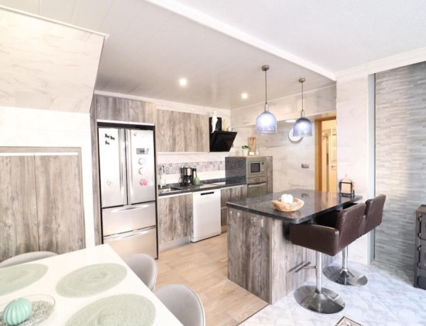 Chalet adosado en venta en avenida de Londres