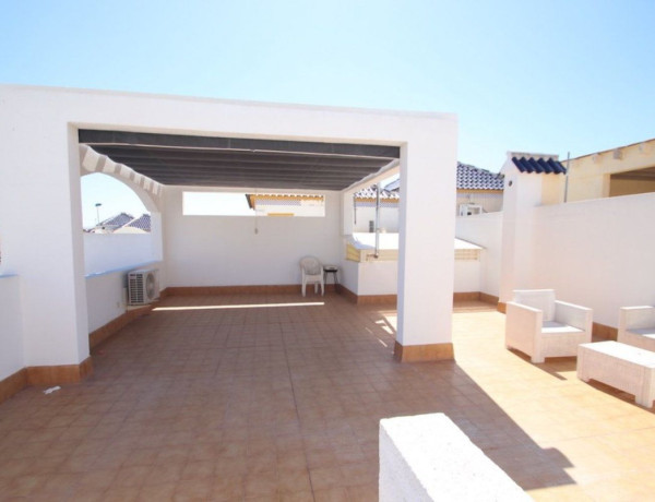 Chalet adosado en venta en Urbanización los Altos