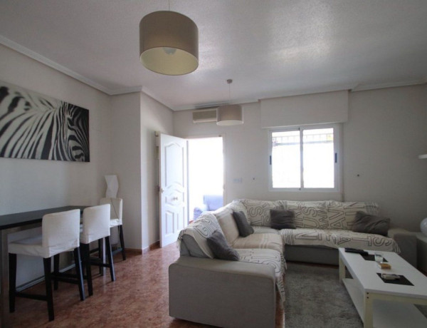 Chalet adosado en venta en Urbanización los Altos