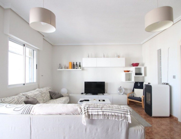 Chalet adosado en venta en Urbanización los Altos