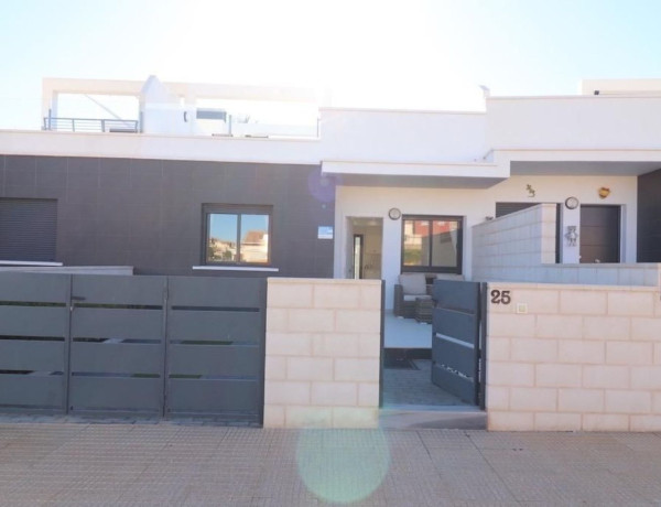 Chalet adosado en venta en calle Cabo de la Nao