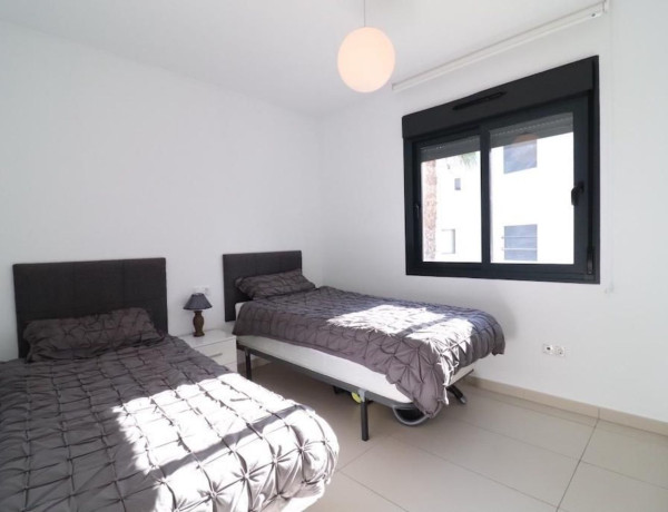 Chalet adosado en venta en calle Cabo de la Nao