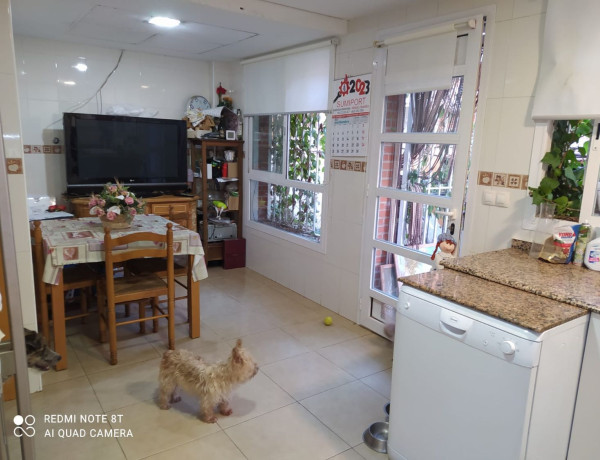 Chalet adosado en venta en Fausto Caruana