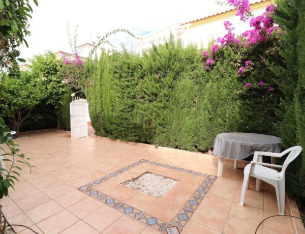 Chalet adosado en venta en plaza R-2 los Pinos