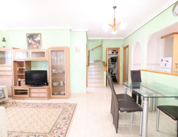 Chalet adosado en venta en plaza R-2 los Pinos