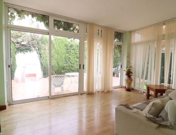 Chalet adosado en venta en plaza R-2 los Pinos