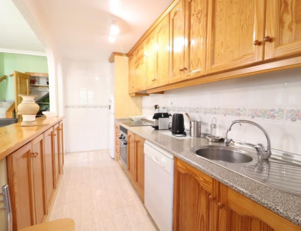 Chalet adosado en venta en plaza R-2 los Pinos