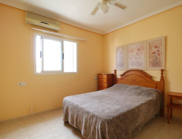 Chalet adosado en venta en plaza R-2 los Pinos