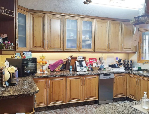 Casa o chalet independiente en venta en Miralbaida - Parque Azahara