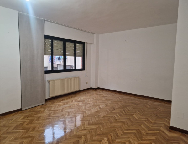 Alquiler de Piso en calle de Tomás Bretón, 49