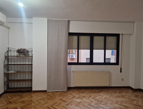 Alquiler de Piso en calle de Tomás Bretón, 49