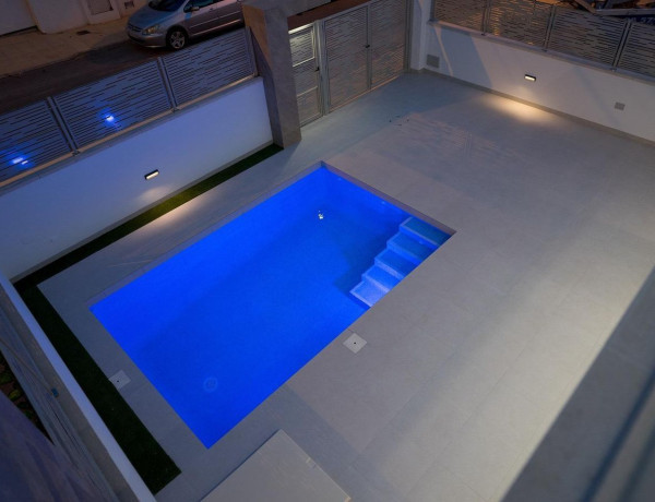 Chalet adosado en venta en Villamartín-Las Filipinas