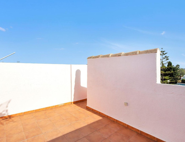 Chalet adosado en venta en calle Nervión s/n