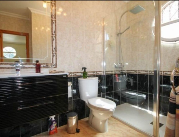 Casa o chalet independiente en venta en Villamartín-Las Filipinas