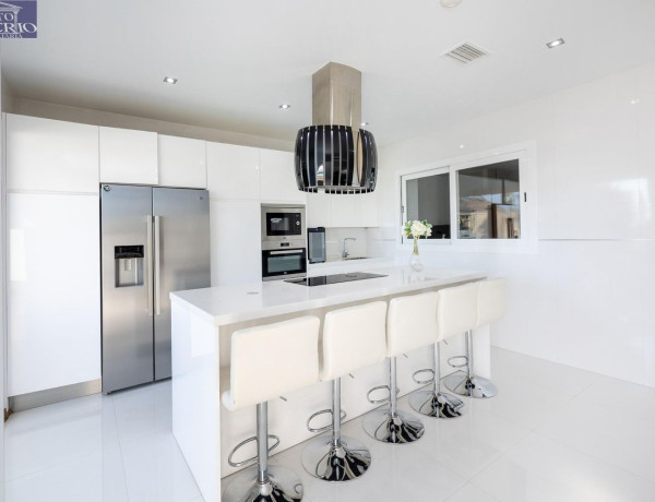 Chalet adosado en venta en Albolote