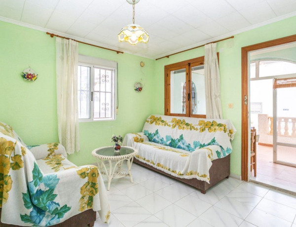 Chalet adosado en venta en Cabo Cervera