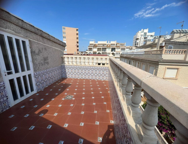 Chalet adosado en venta en Los Europeos