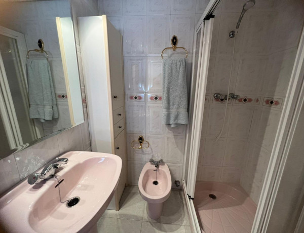 Chalet adosado en venta en Los Europeos