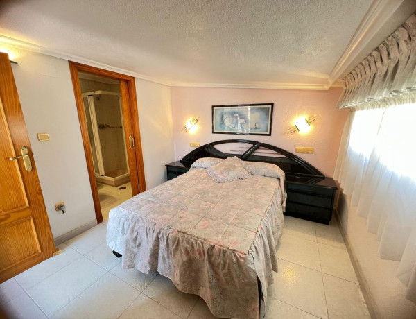 Chalet adosado en venta en Los Europeos