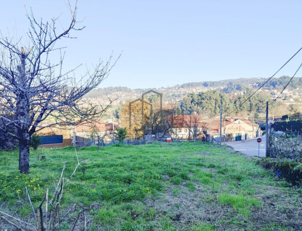 Terreno en venta en calle Outeiriño