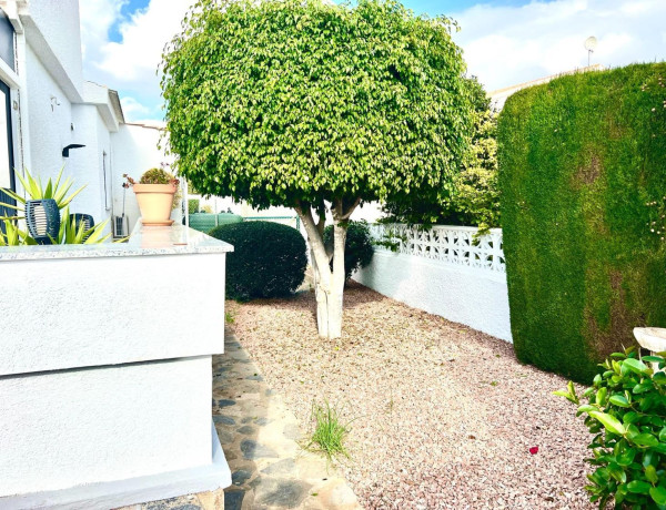 Chalet adosado en venta en La Siesta - El Salado - Torreta