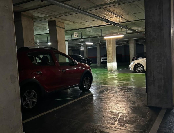 Garaje en venta en calle de Calabria, 260