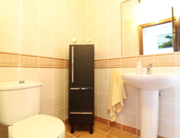 Chalet adosado en venta en avenida Ardillas-ldj