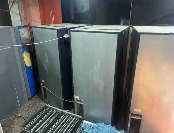 Local en venta en calle Margarita Salas, 11