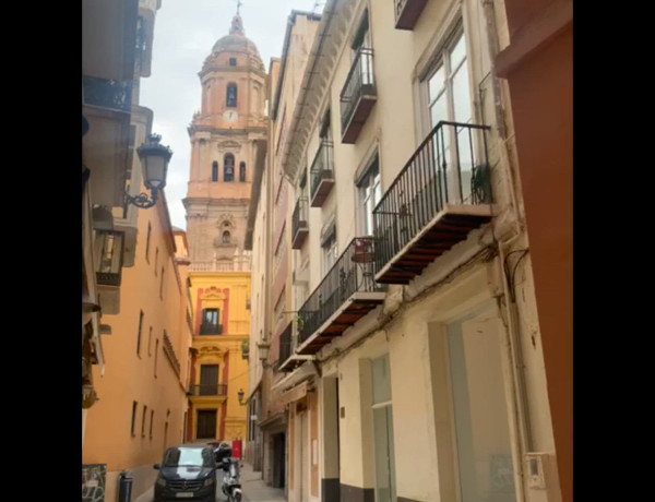 Edificio residencial en venta en calle Larios