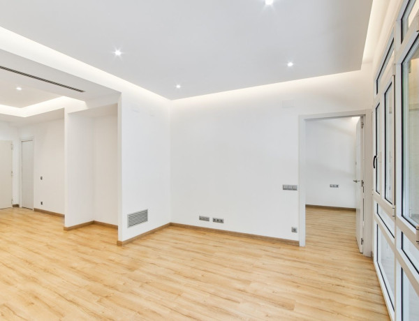 Piso en venta en calle de Guillem Tell