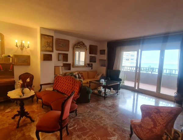 Piso en venta en paseo Marítimo Ciudad de Melilla, 33