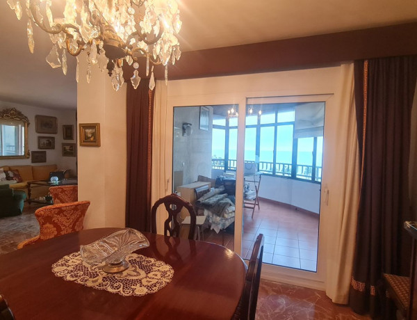 Piso en venta en paseo Marítimo Ciudad de Melilla, 33