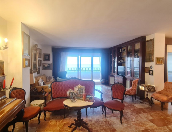 Piso en venta en paseo Marítimo Ciudad de Melilla, 33