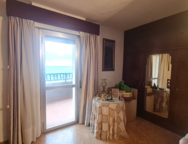 Piso en venta en paseo Marítimo Ciudad de Melilla, 33